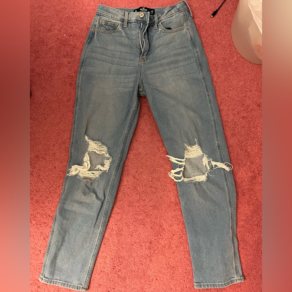 Hollister ultra high rise mom jeans 3R